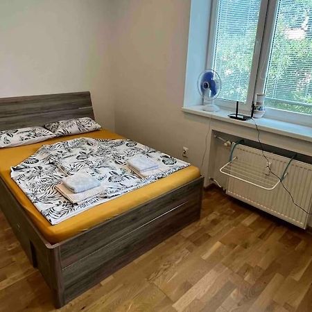 Brand New Apartment In The Heart Of Bratislava Exteriör bild